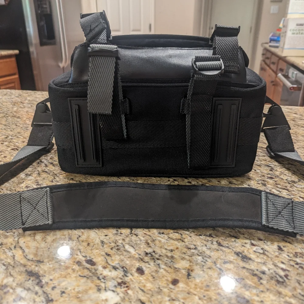 Vintage Quantaray Heavy Duty Professional Black Camera Bag W Adj Shoulder Strap